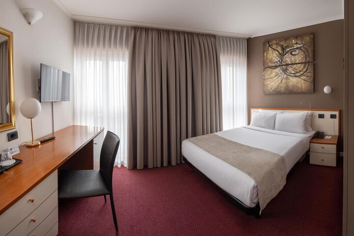 Room 48 of 129