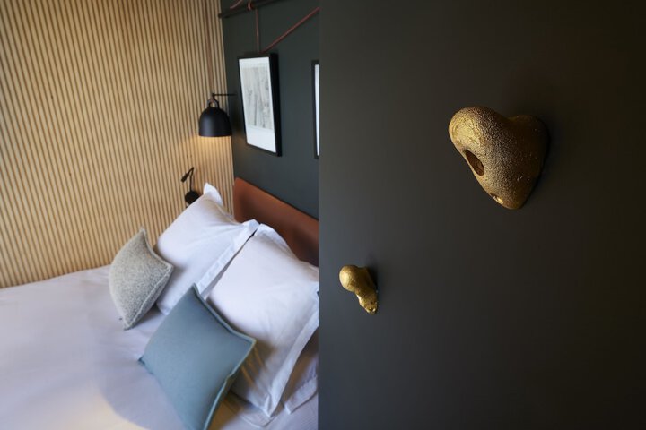 Room 9 of 47