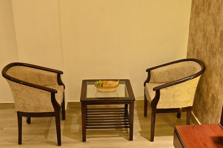 Room 8 of 27