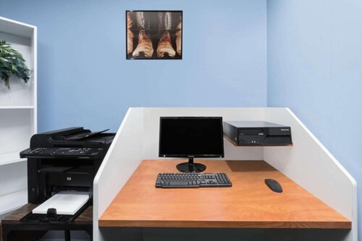 Business Center 17 of 22