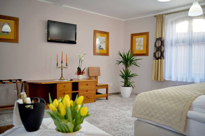 Room 9 of 91
