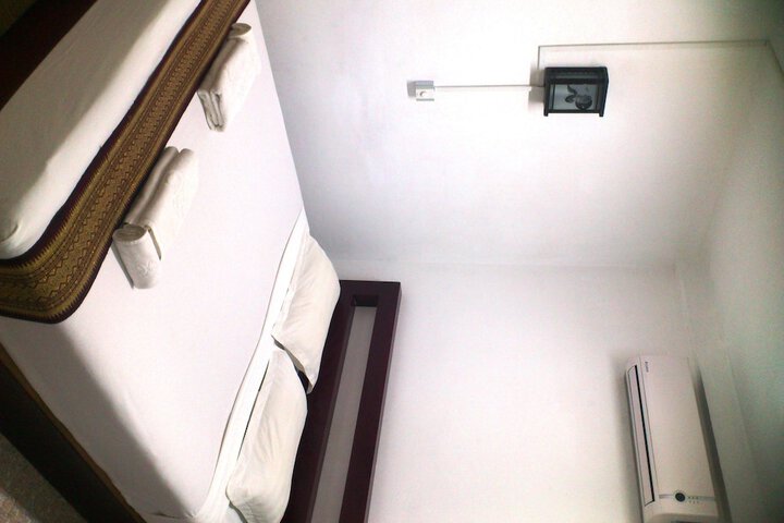 Room 9 of 47