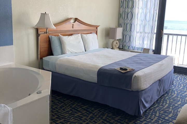 Room 16 of 37