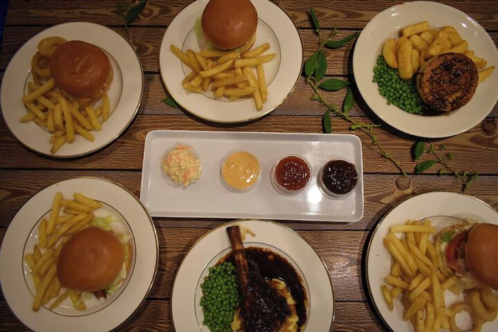 Dining 132 of 157