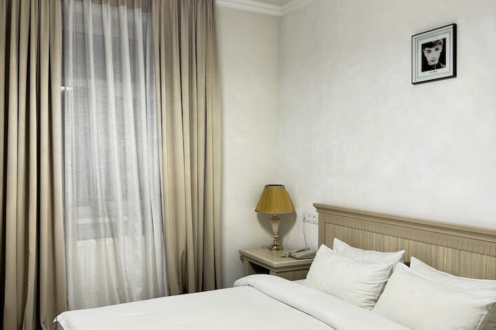 Room 16 of 46