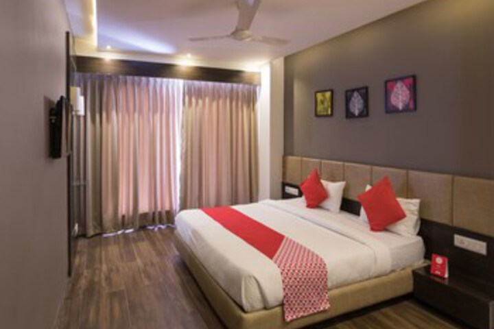 OYO 13012 Hotel HR Greens