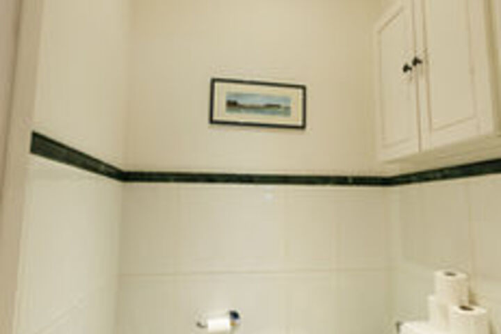 Room 4 of 27