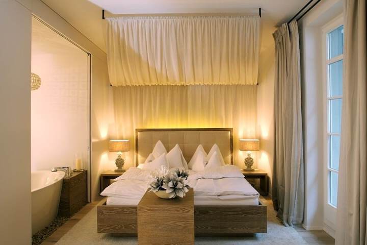 Room 3 of 56