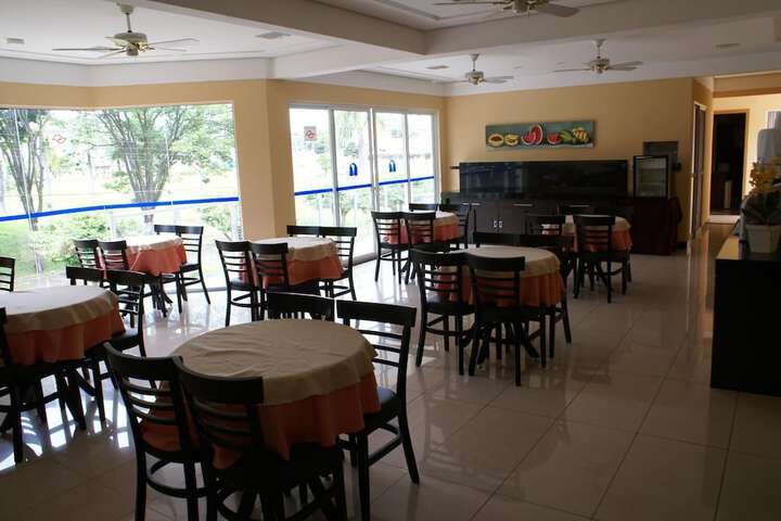 Dining 20 of 26