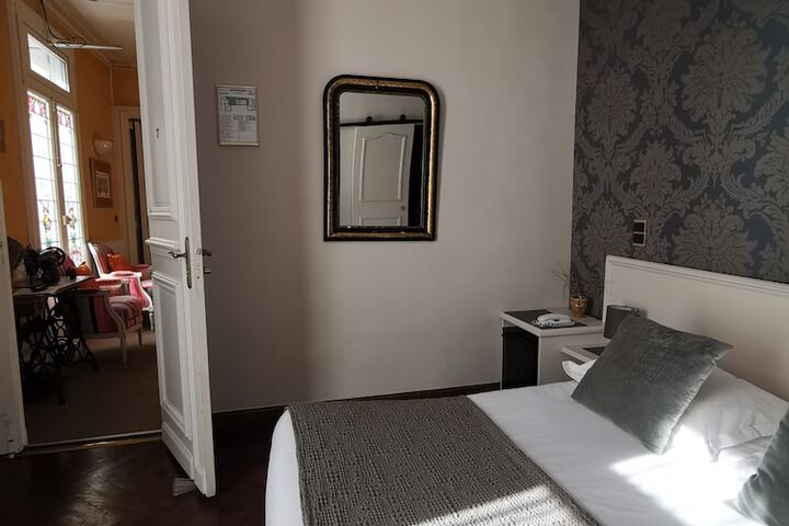 Room 4 of 42
