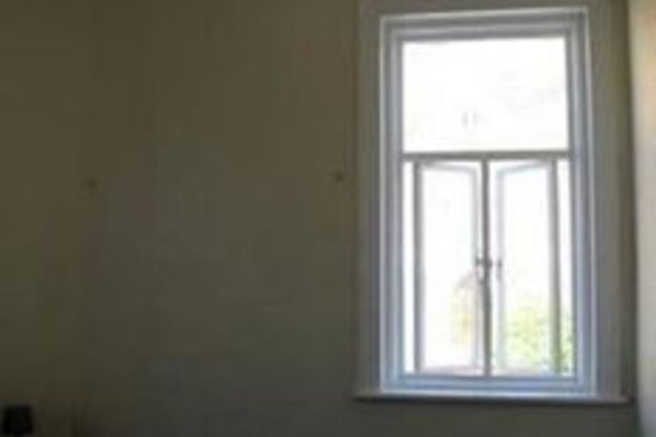 Room 10 of 11