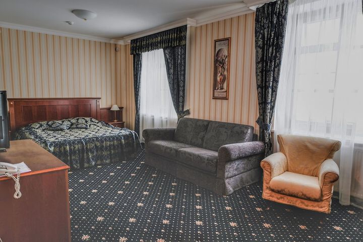 Room 4 of 56