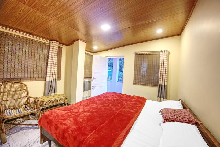 Room 2 of 7