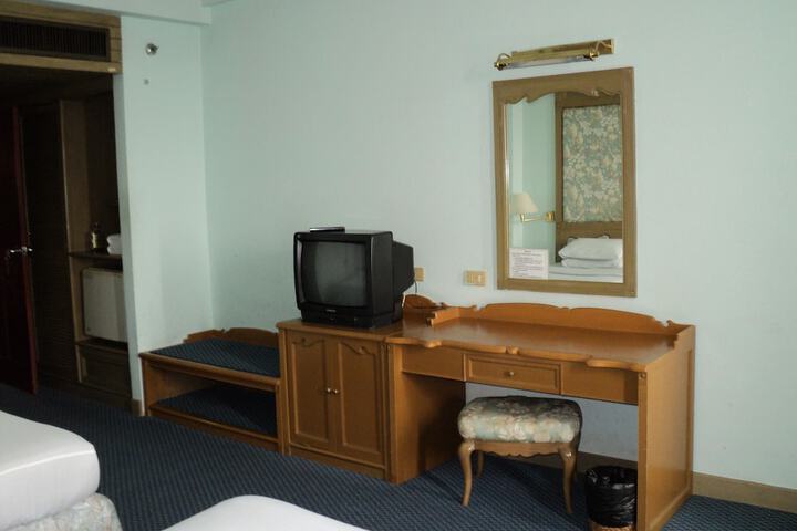 Room 19 of 40