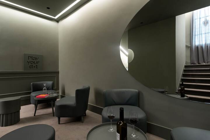 Room 19 of 53