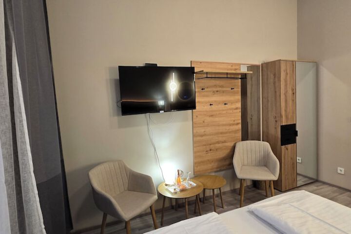 Room 20 of 118