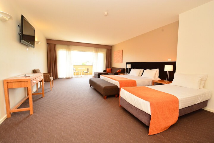 Room 2 of 31