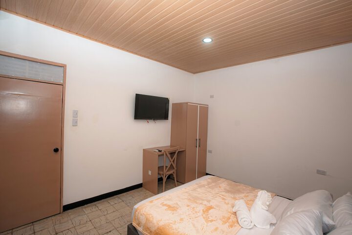 Room 19 of 39