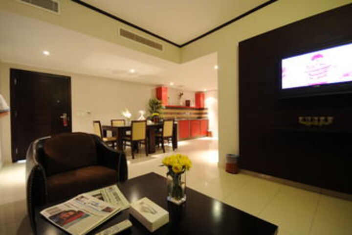 Room 27 of 70
