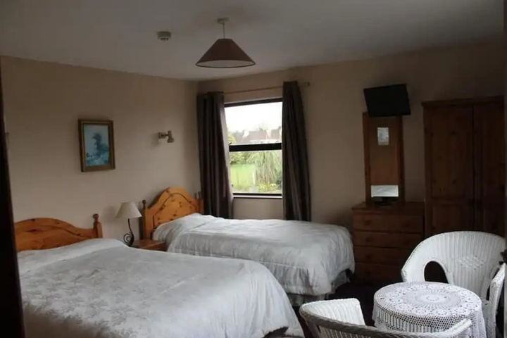 Room 5 of 15