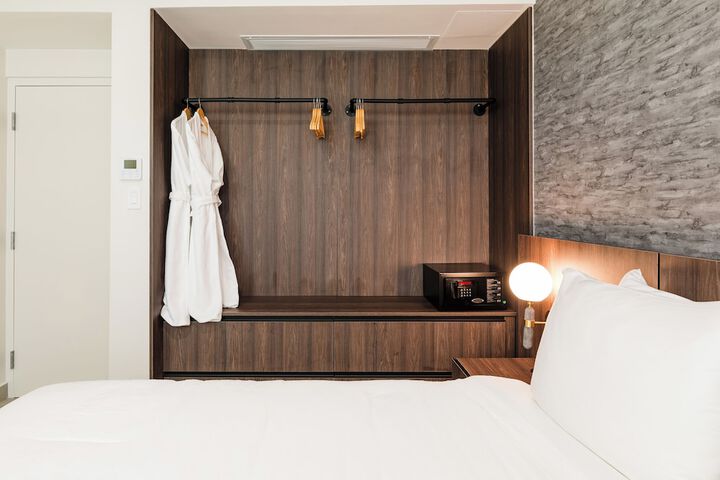 Room 3 of 59