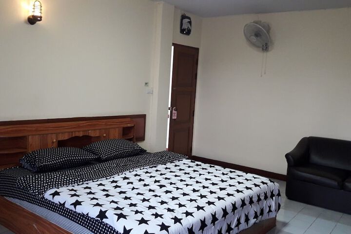 Room 19 of 33