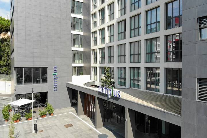 Hotel Exterior 43 of 46