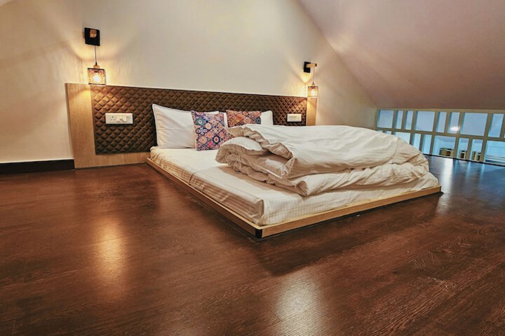 Room 10 of 24