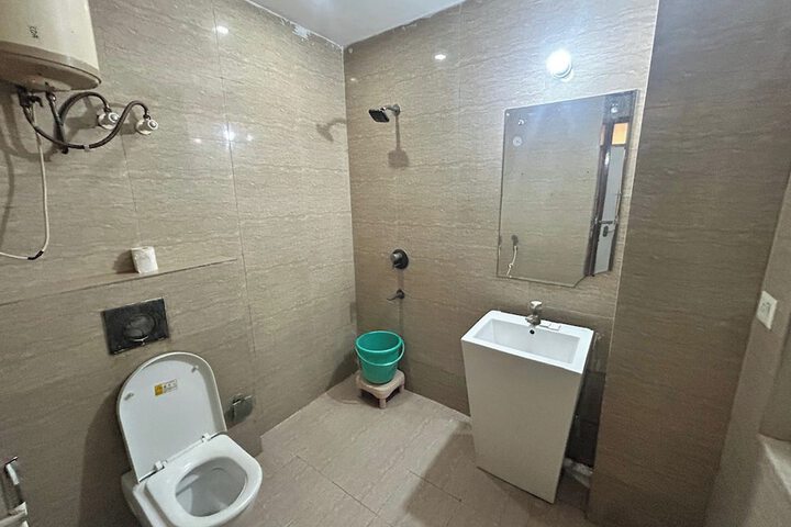 Room 16 of 26