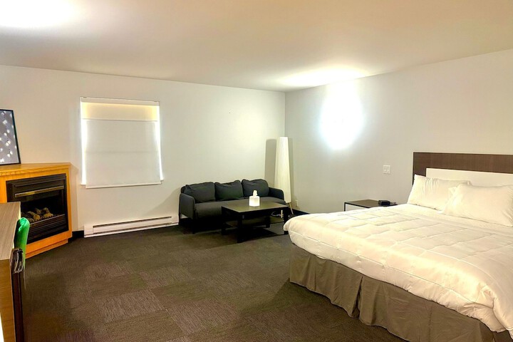 Room 10 of 14