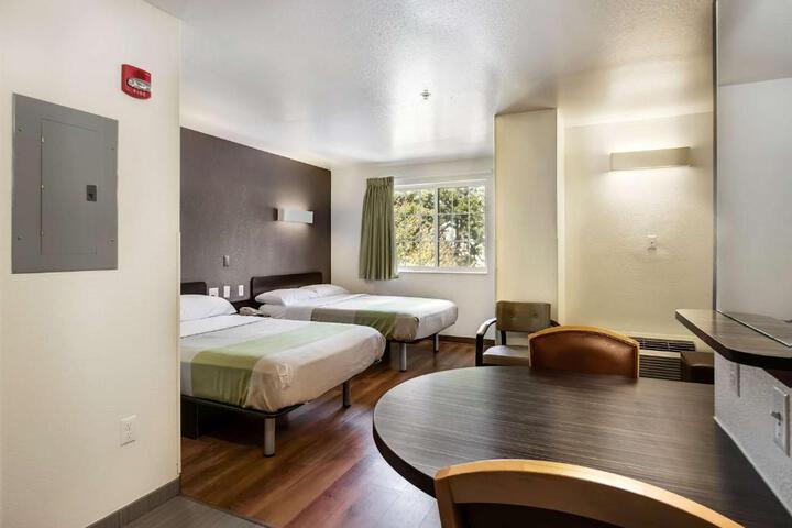 2 Double Beds (4 of 11)