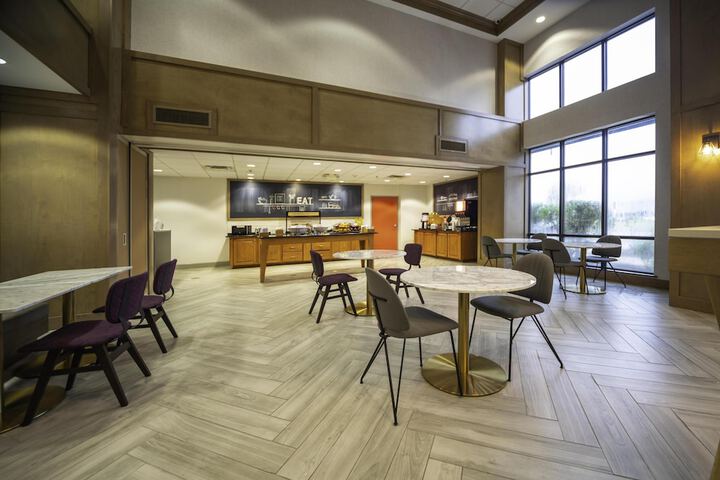 Breakfast area