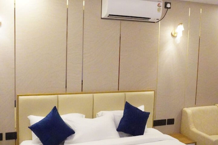 Room 17 of 56