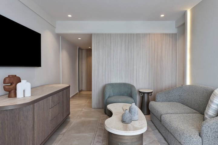 Room 26 of 135