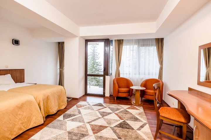 Room 15 of 146