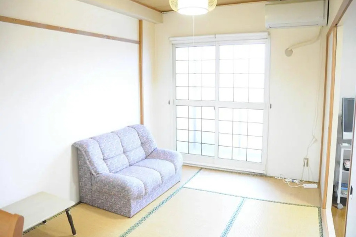 Room 2 of 3