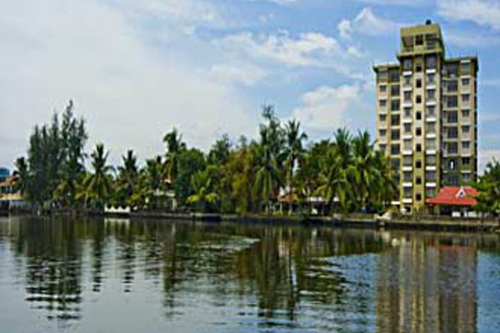 AMBADYS PALMGROVE CLUB