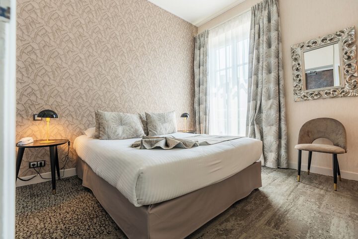 Room 44 of 80