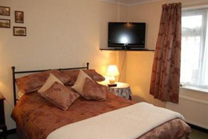 Room 7 of 13