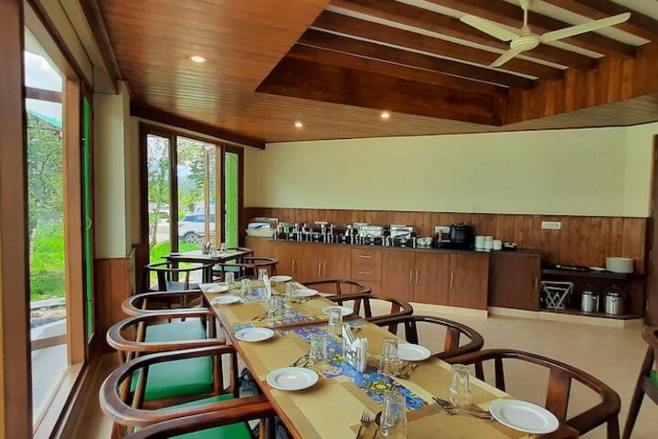 Dining 21 of 22