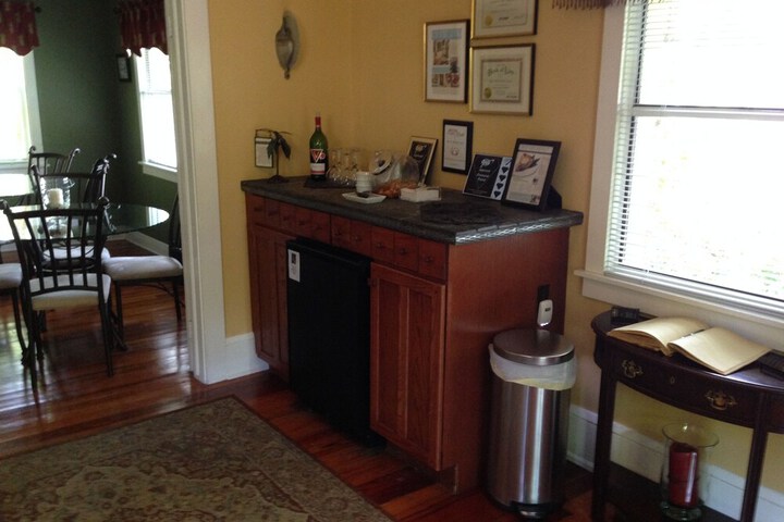 Breakfast/Coffee Service 66 of 80