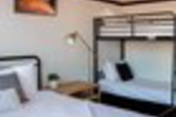 Room 20 of 192