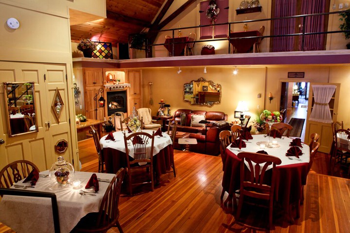 Breakfast/Coffee Service 26 of 36