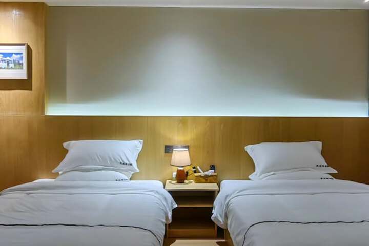 Room 35 of 131
