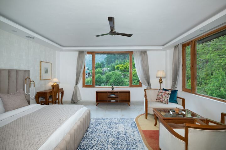 Room 14 of 23