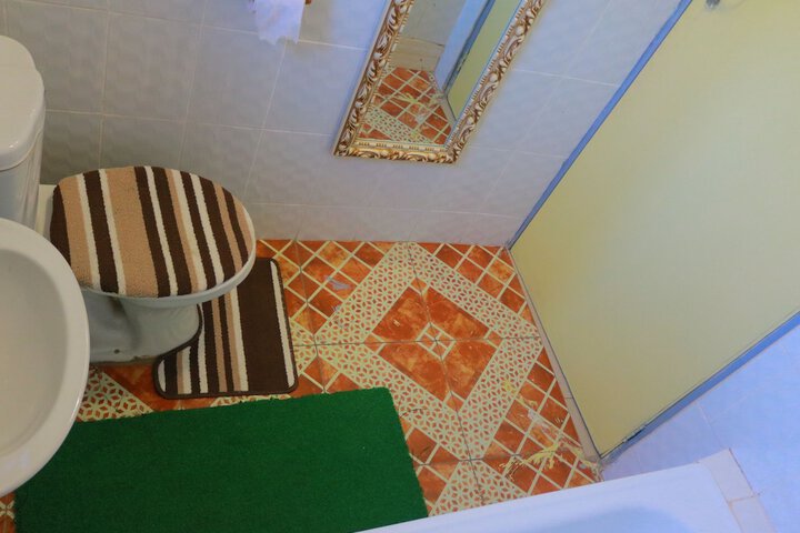 Room 12 of 22