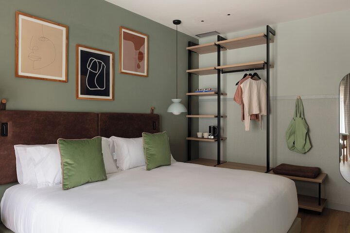 Room 7 of 26