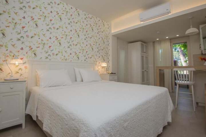 Room 25 of 67