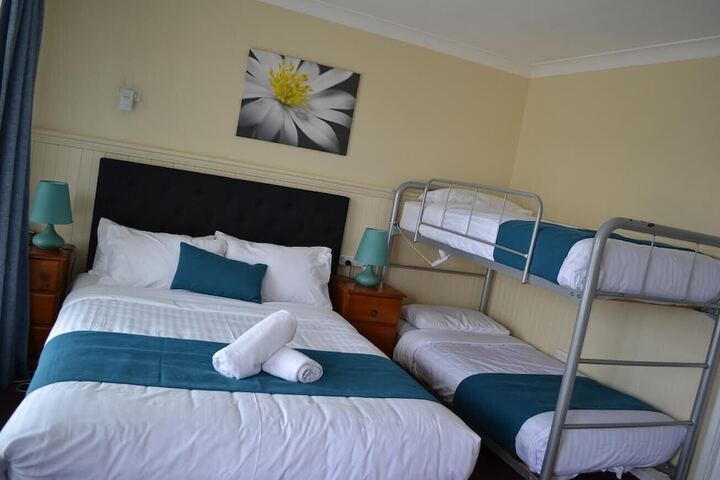 Room 6 of 19