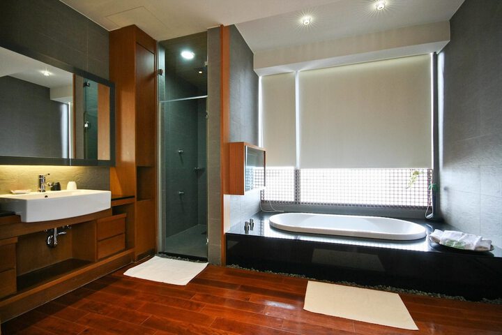 Room 28 of 50